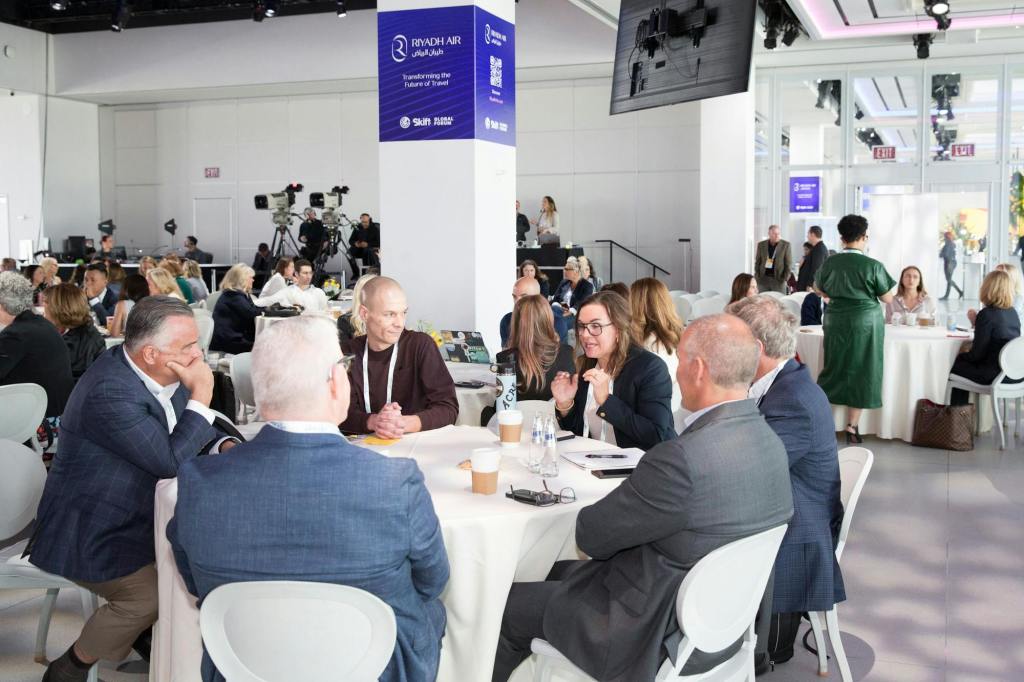 round table conversations at Skift Live events